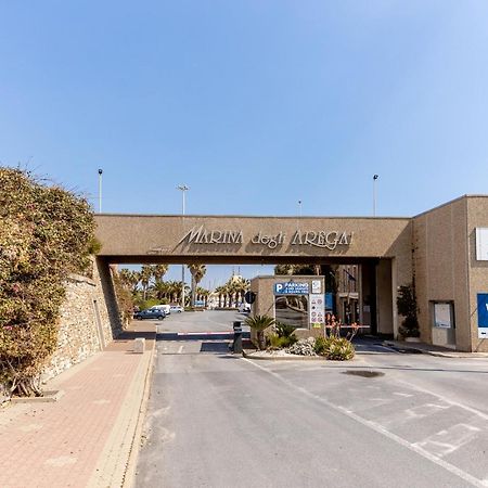 Aregai Marina Exclusive Seaside Apartments Santo Stefano al Mare Luaran gambar