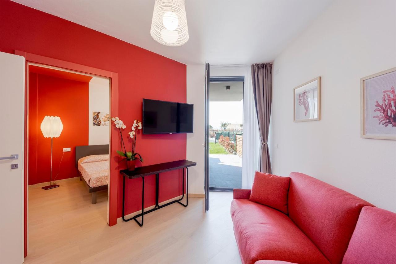 Aregai Marina Exclusive Seaside Apartments Santo Stefano al Mare Luaran gambar