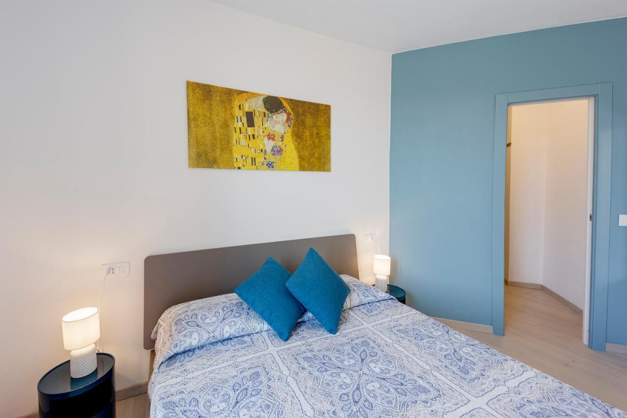Aregai Marina Exclusive Seaside Apartments Santo Stefano al Mare Luaran gambar