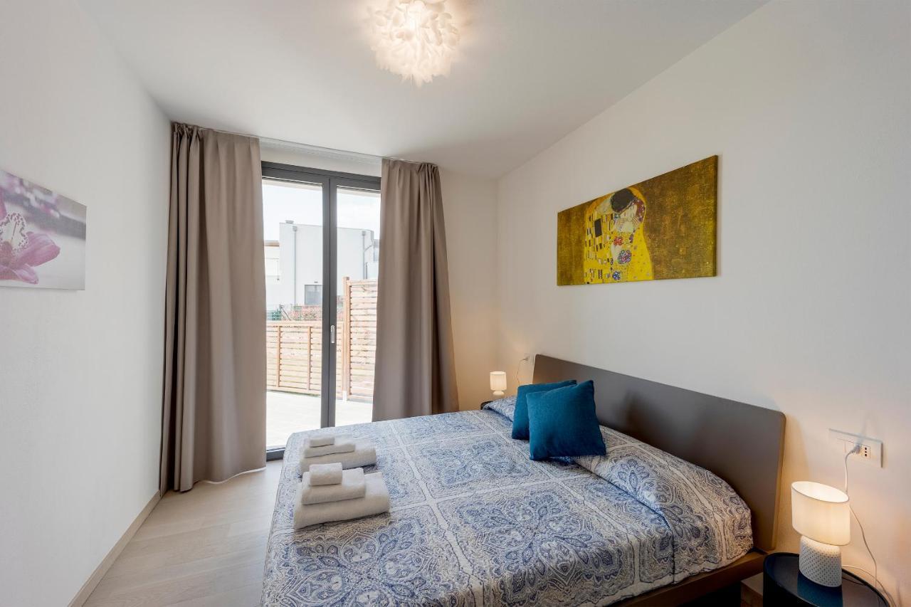 Aregai Marina Exclusive Seaside Apartments Santo Stefano al Mare Luaran gambar
