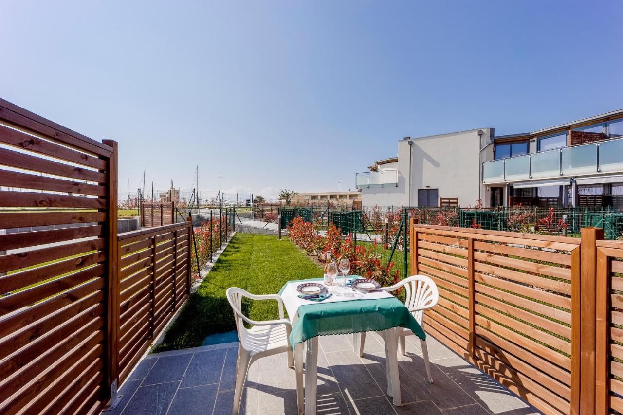 Aregai Marina Exclusive Seaside Apartments Santo Stefano al Mare Luaran gambar