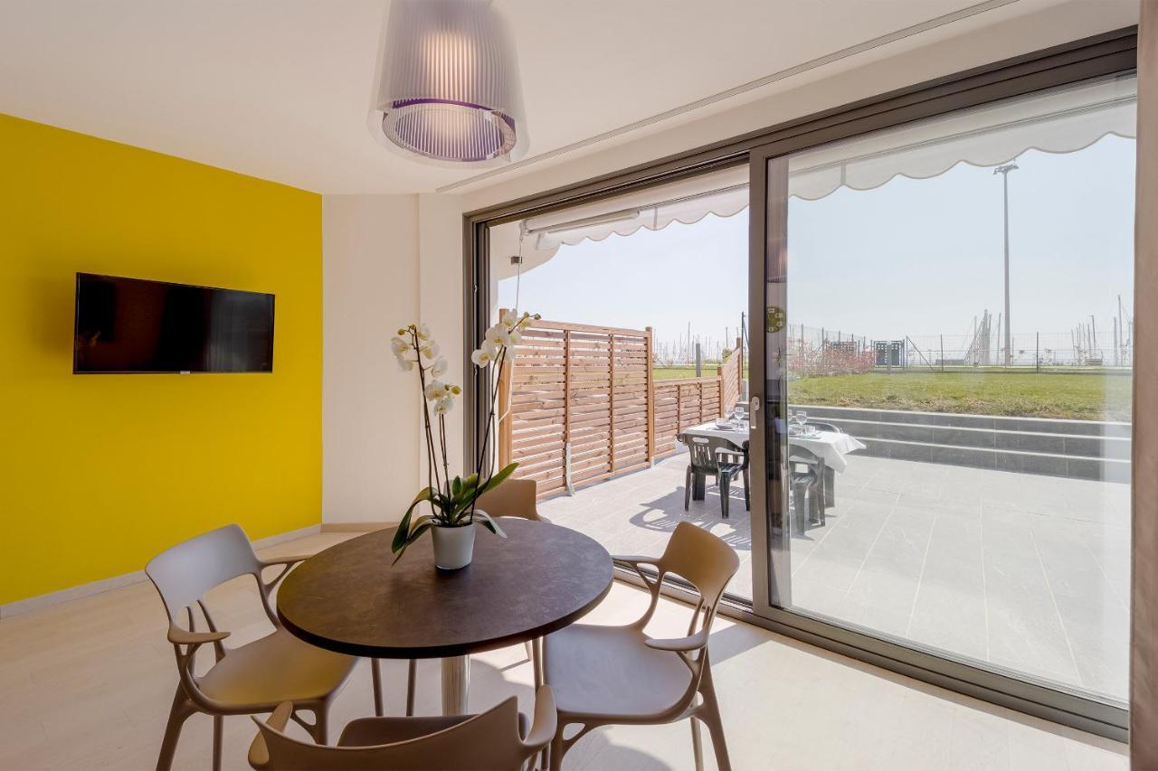 Aregai Marina Exclusive Seaside Apartments Santo Stefano al Mare Luaran gambar