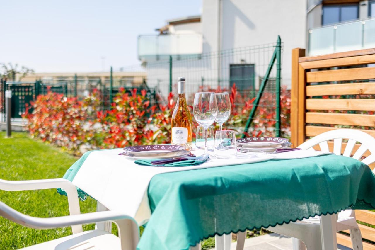 Aregai Marina Exclusive Seaside Apartments Santo Stefano al Mare Luaran gambar