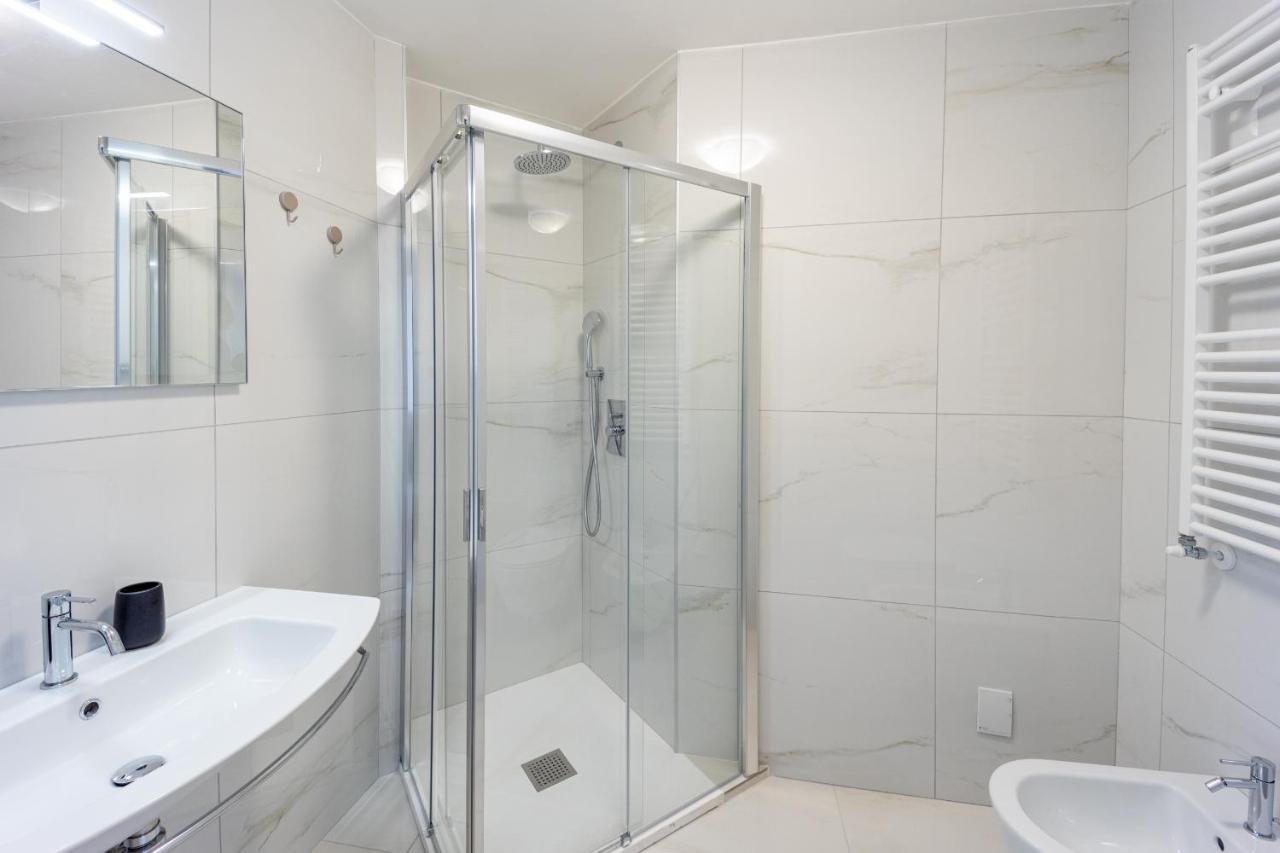 Aregai Marina Exclusive Seaside Apartments Santo Stefano al Mare Luaran gambar