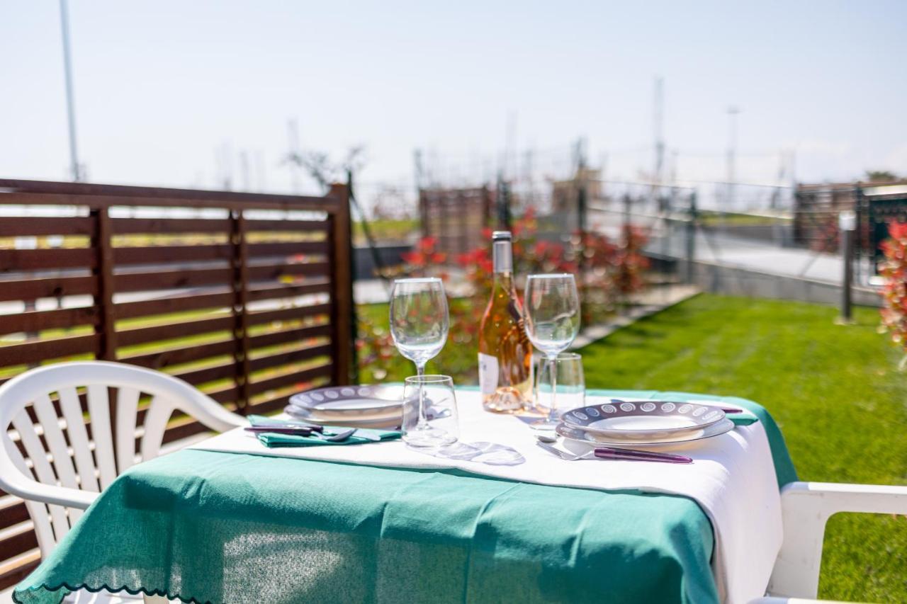 Aregai Marina Exclusive Seaside Apartments Santo Stefano al Mare Luaran gambar