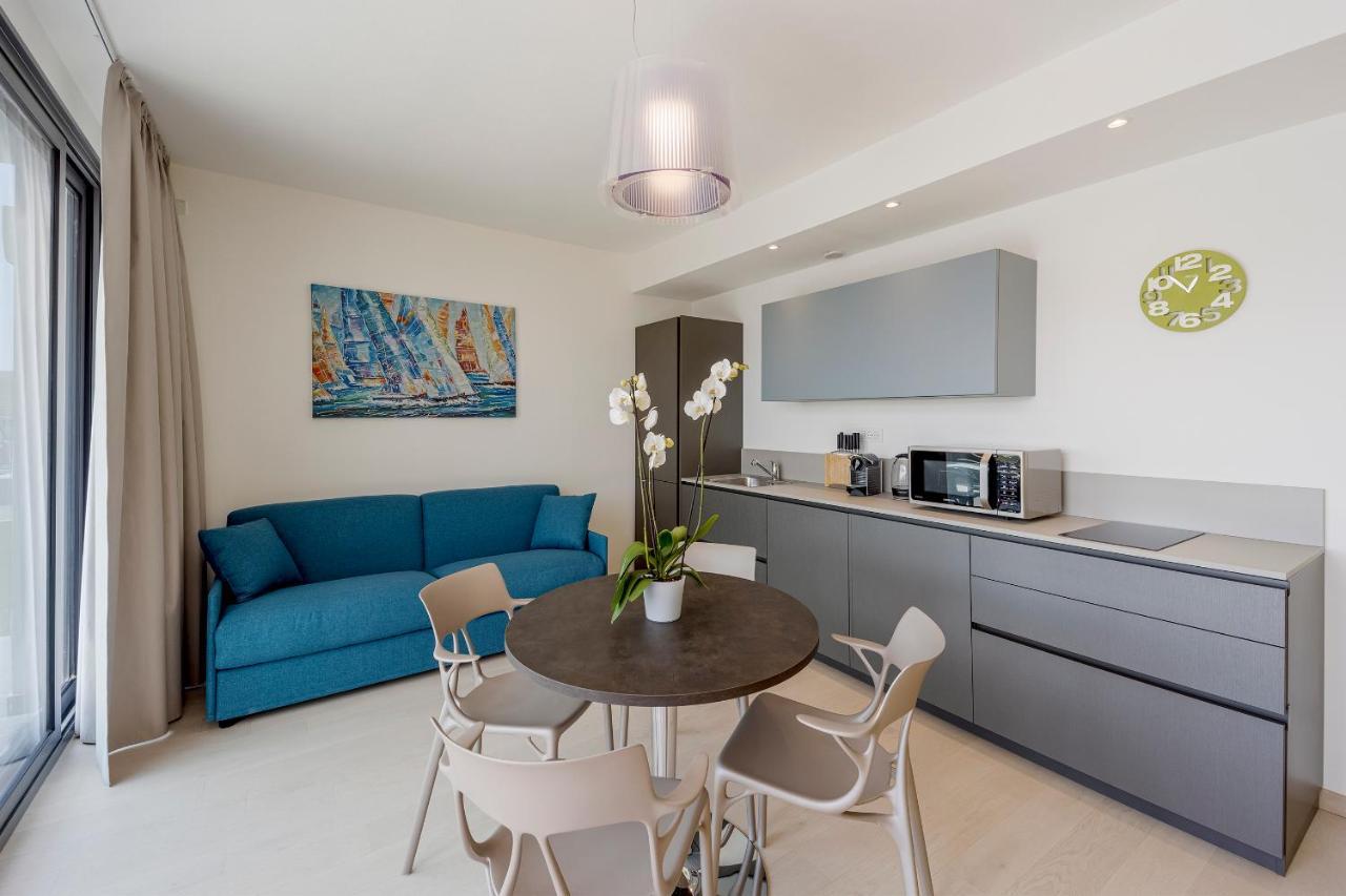 Aregai Marina Exclusive Seaside Apartments Santo Stefano al Mare Luaran gambar