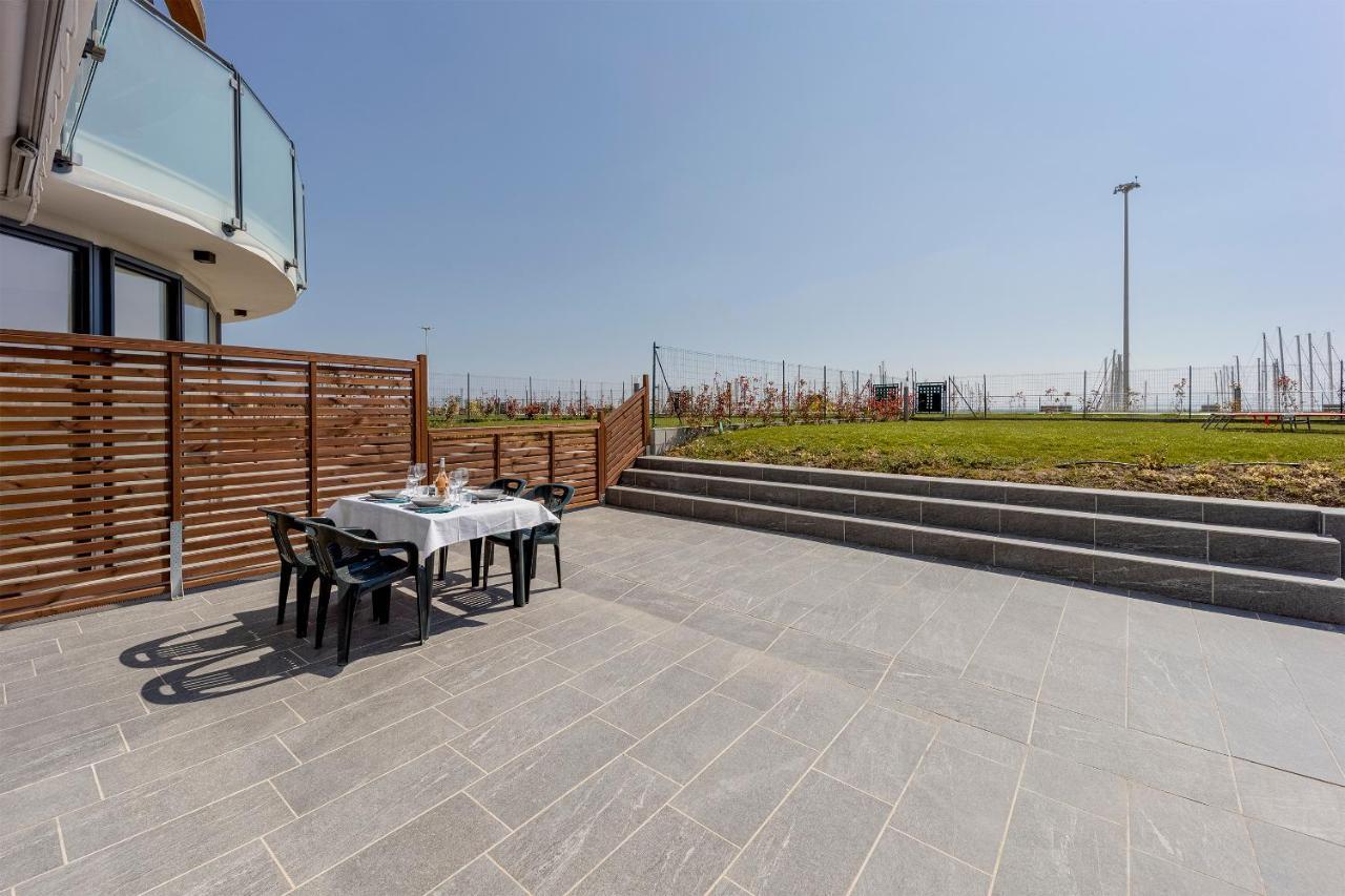 Aregai Marina Exclusive Seaside Apartments Santo Stefano al Mare Luaran gambar
