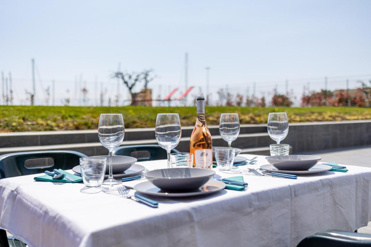 Aregai Marina Exclusive Seaside Apartments Santo Stefano al Mare Luaran gambar