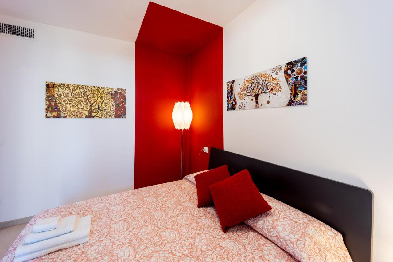 Aregai Marina Exclusive Seaside Apartments Santo Stefano al Mare Luaran gambar