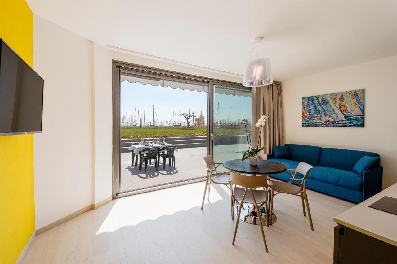 Aregai Marina Exclusive Seaside Apartments Santo Stefano al Mare Luaran gambar