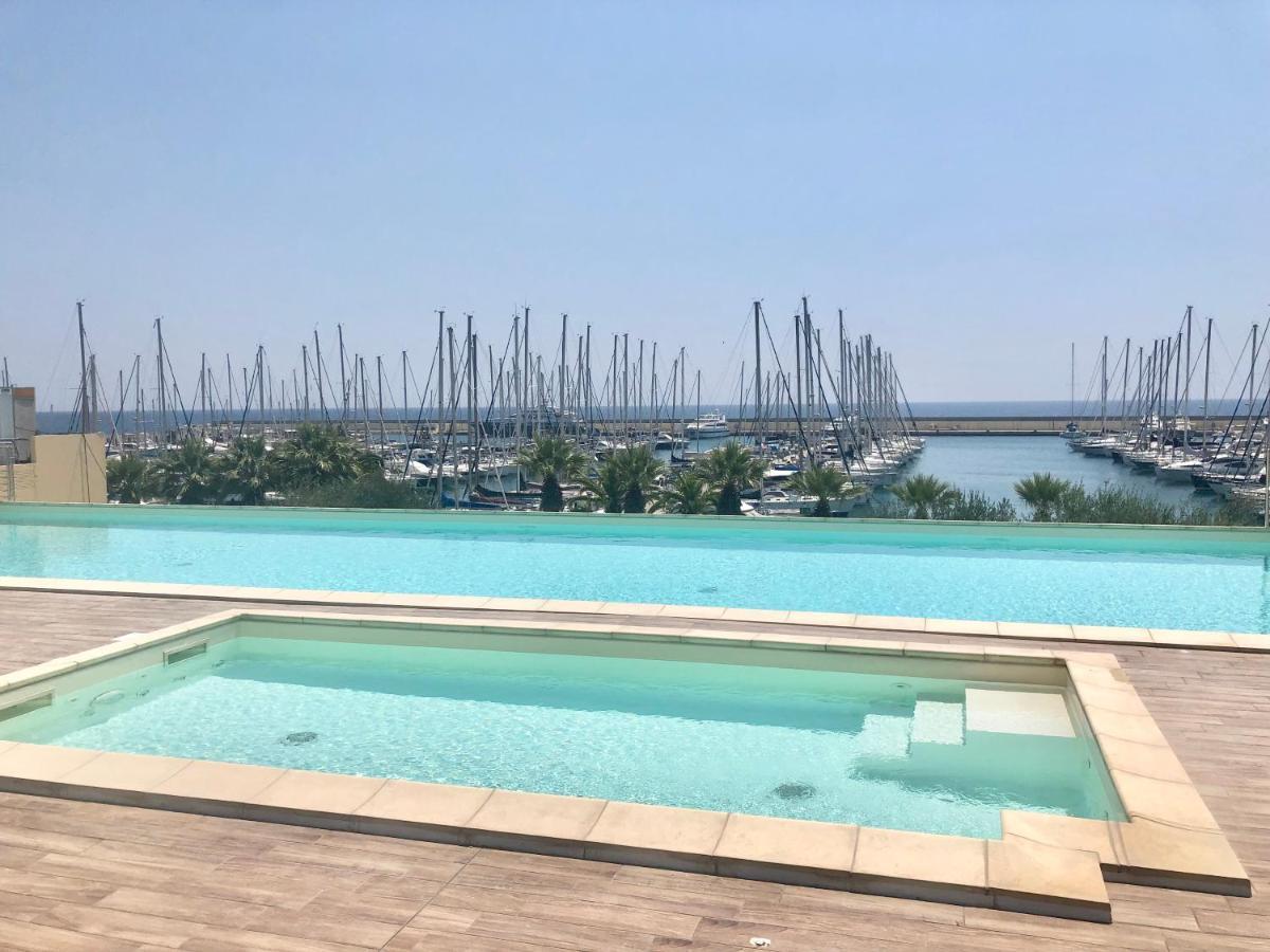 Aregai Marina Exclusive Seaside Apartments Santo Stefano al Mare Luaran gambar